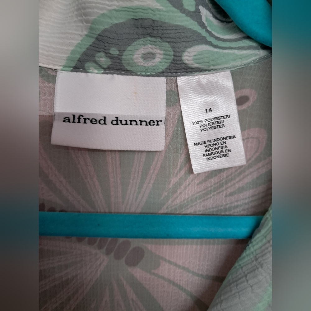 Alfred Dunner sheer butterfly blouse size 14 - Picture 5 of 6